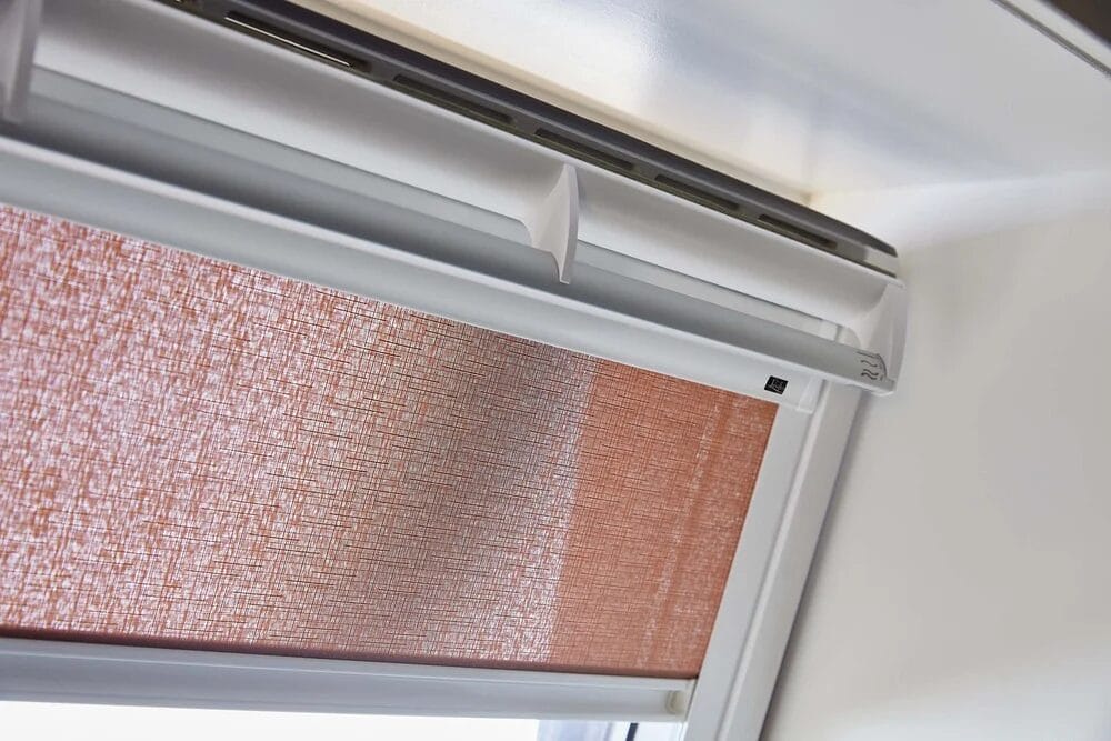 Dachfenster Loesung Rollo Roto 1