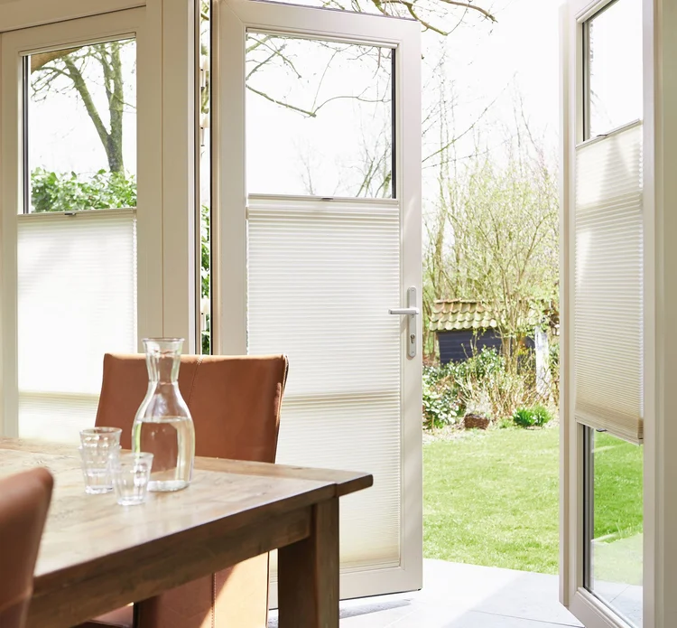 Gefuehrte Wabenplissee